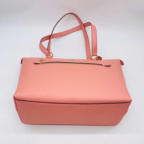 Coach Gallery Tote Bag - Picture 5 of 11